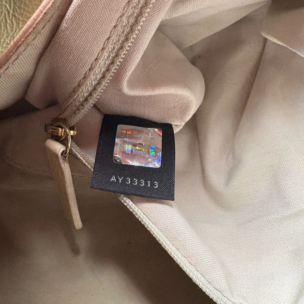 Authentic Fendi Patent Leather Cream Crossbody Bag with Adjustable Strap - Picture 10 of 15